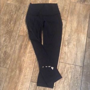 Brand new navy blue Lululemon size 2 Hawaii Capris
